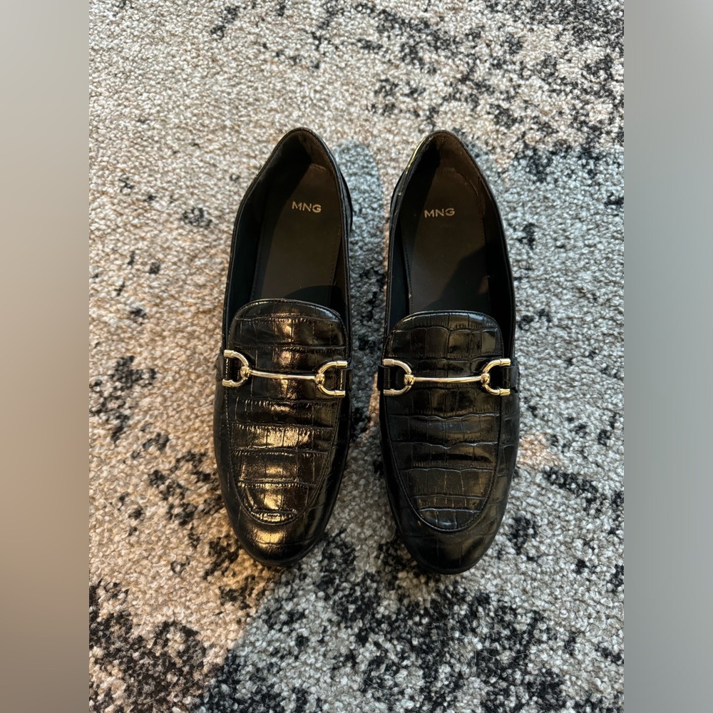 Women’s flat shoes